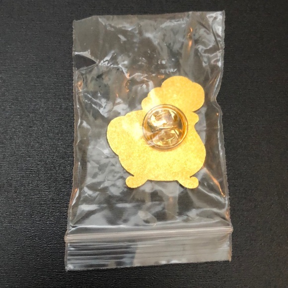 Gothic “Witches Brew” Cauldron Witchcraft Moon Smoke Metal Enamel Pin Brooch - Picture 4 of 7